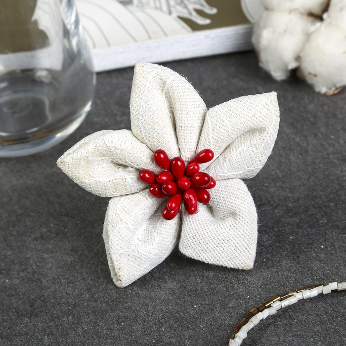 Декор для творчества "Белый цветок с красными тычинками" набор 2 шт 7,5х7,5 см