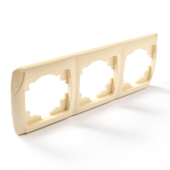 Рамка 3-х постовая горизонтальная сл. кость "Онега" TDM