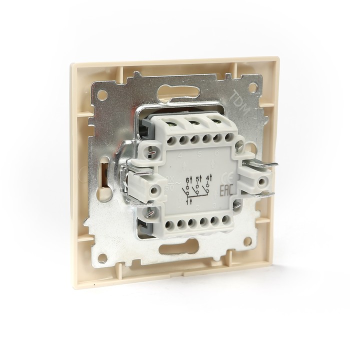 Выключатель 3-х кл. 10А сл. кость "Лама" TDM