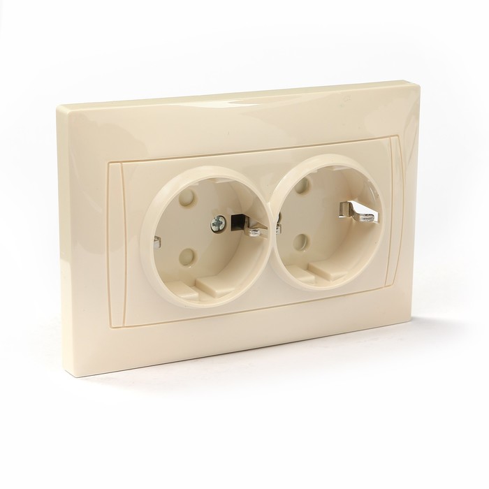 Розетка двойная 2П+З 16А 250В с защ. шт. сл. кость "Лама" TDM
