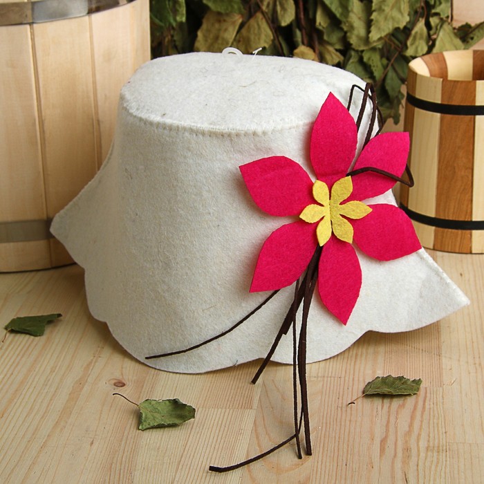 Шапка банная женская "Алефтина" с аппликацией, белая