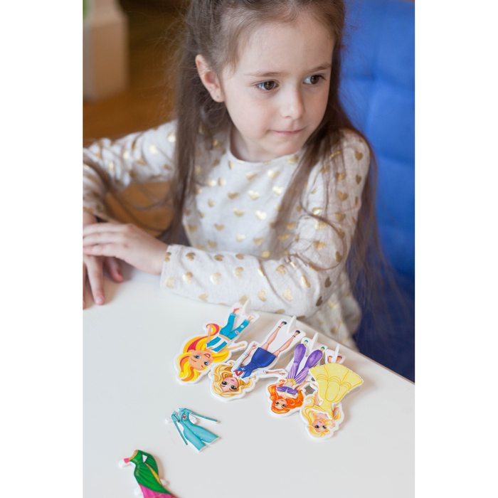 Игра одень куклу «Модный образ: профессии», из пенокартона