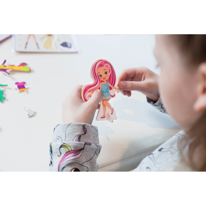 Игра одень куклу «Модный образ: спортсменка», из пенокартона