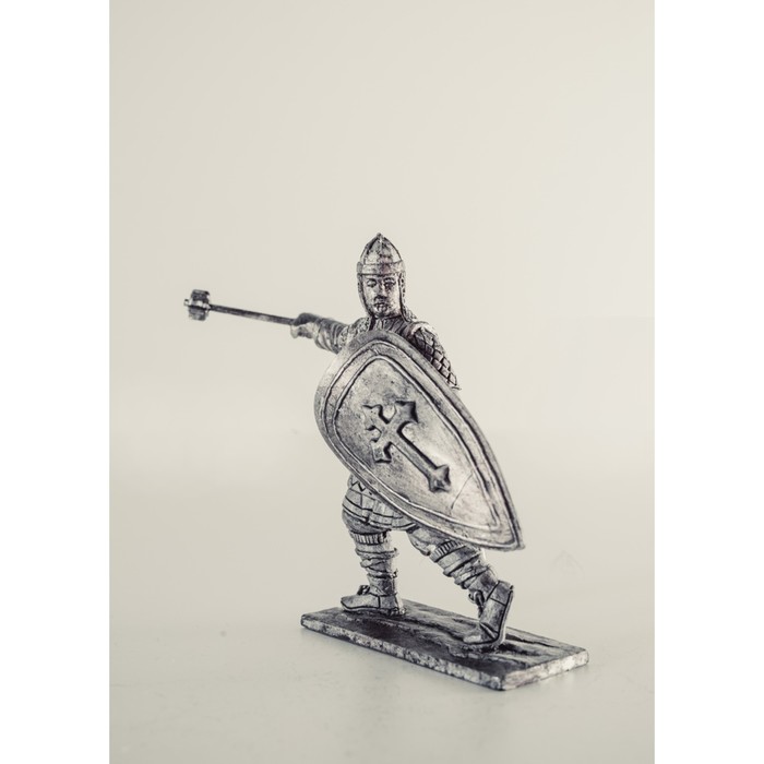Оловянный солдатик "Княжеский дружинник с перначем"