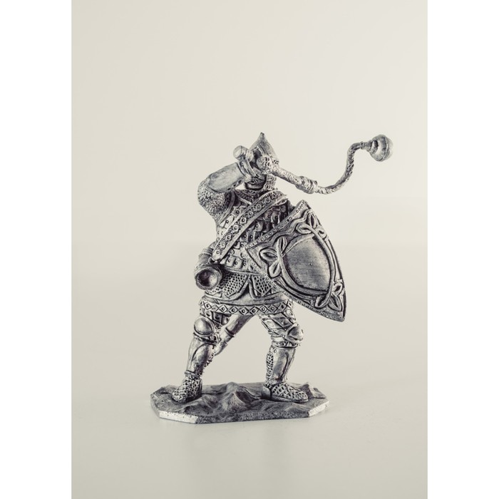Оловянный солдатик "Старший дружинник с кистенем"