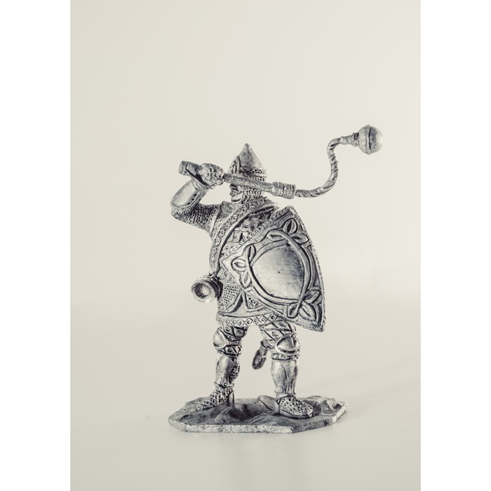 Оловянный солдатик "Старший дружинник с кистенем"