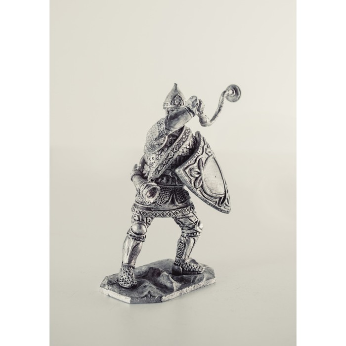 Оловянный солдатик "Старший дружинник с кистенем"