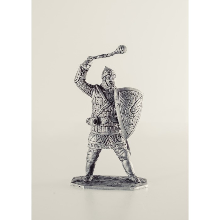 Оловянный солдатик "Дружинник с кистенем"