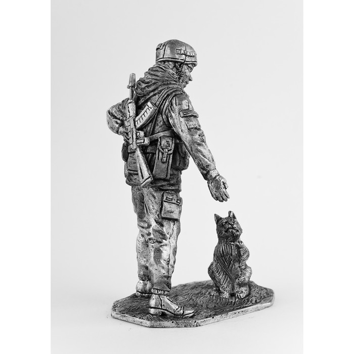 Оловянный солдатик "Вежливый с котом"