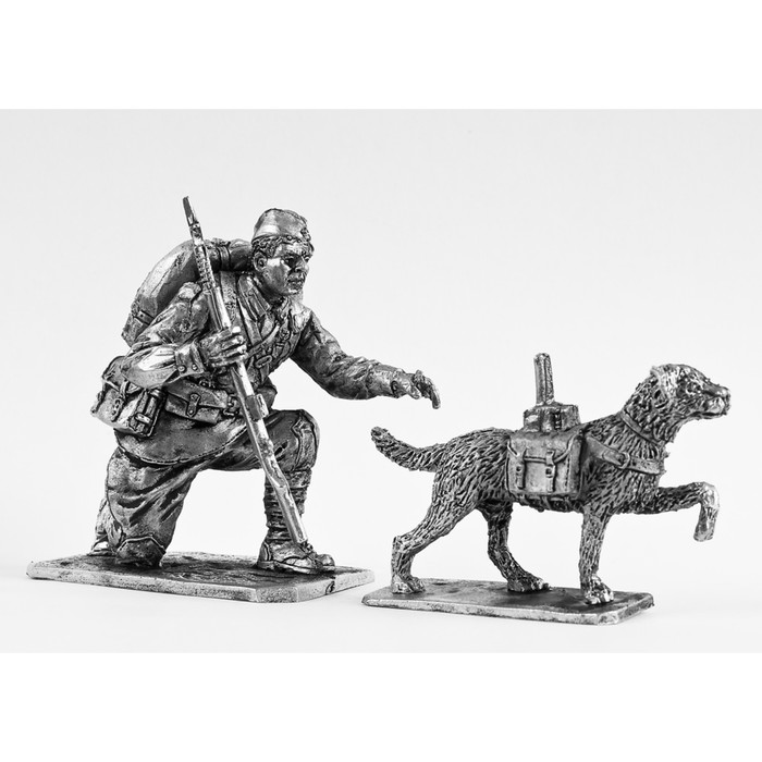 Оловянный солдатик "Боец – вожатый РККА с собакой "