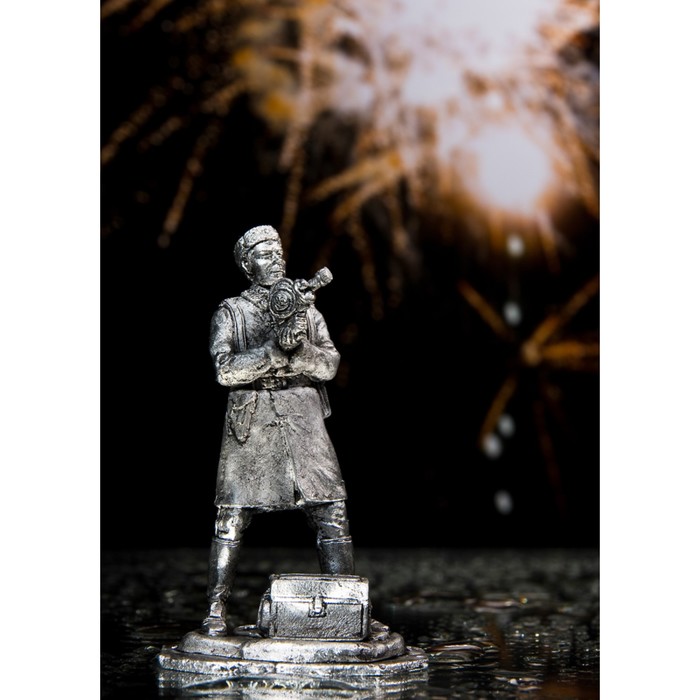 Оловянный солдатик "Военкор"