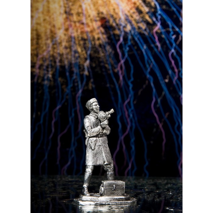 Оловянный солдатик "Военкор"