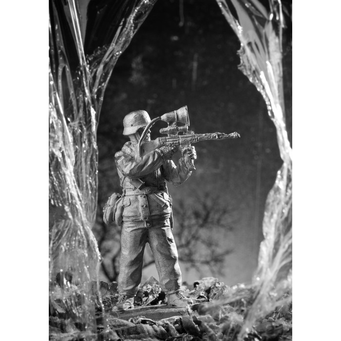 Оловянный солдатик "Немец с прибором ночного видения"