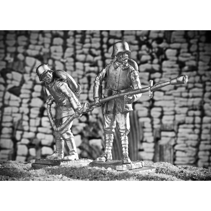 Оловянный солдатик "Огнеметчик"