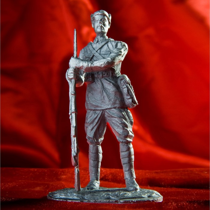 Оловянный солдатик "Боец Красной Армии"