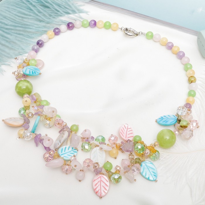 Колье листочки перламутровые "Самоцвет светлый"