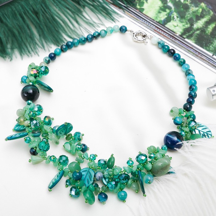 Колье листочки перламутровые "Перламутр" под агат зелёный