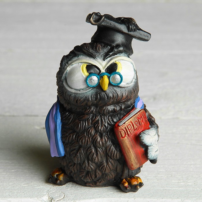 Сувенир "Cовенок с дипломом в колпаке" классика 8х6см