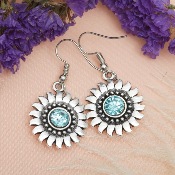 Серьги со стразами "Солнце", цвет голубой в чернёном серебре