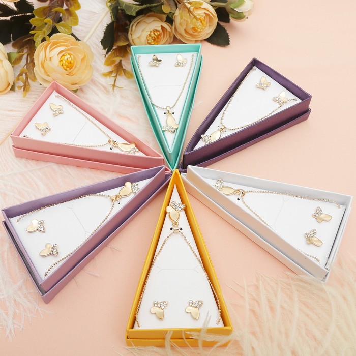 Гарнитур 2 предмета: серьги, кулон "Тортик" бабочки в коробочке, цвет белый в золоте, 45см