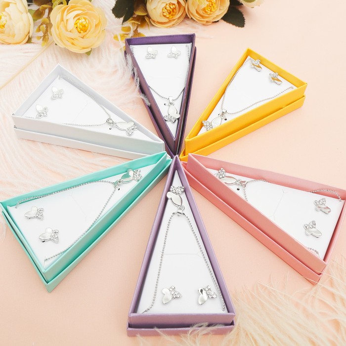 Гарнитур 2 предмета: серьги, кулон "Тортик" бабочки в коробочке, цвет белый в серебре, 45см