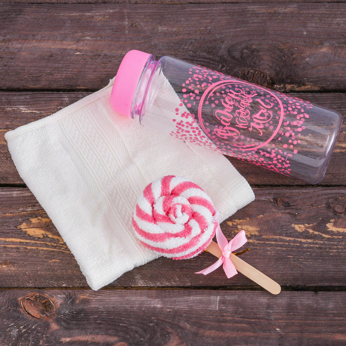 Набор "Важен каждый миг", бутылка для воды (500 мл), полотенце леденец (30 х 30 см)
