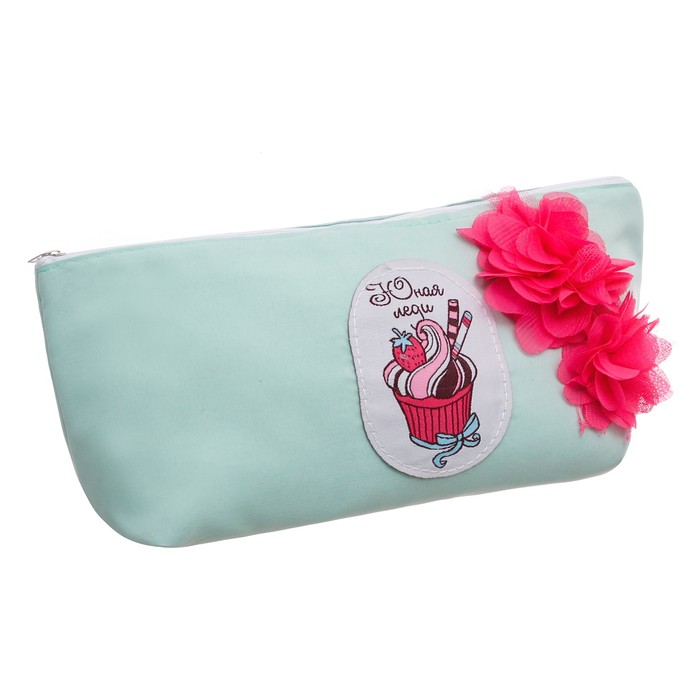 Косметичка на молнии с нашивкой "Самой красивой девочке"