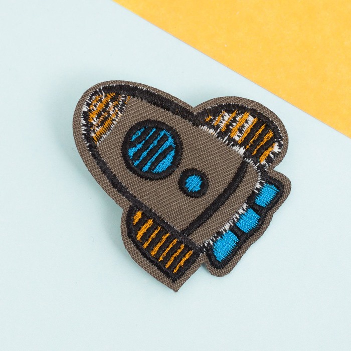 Значок текстильный "Ракета"