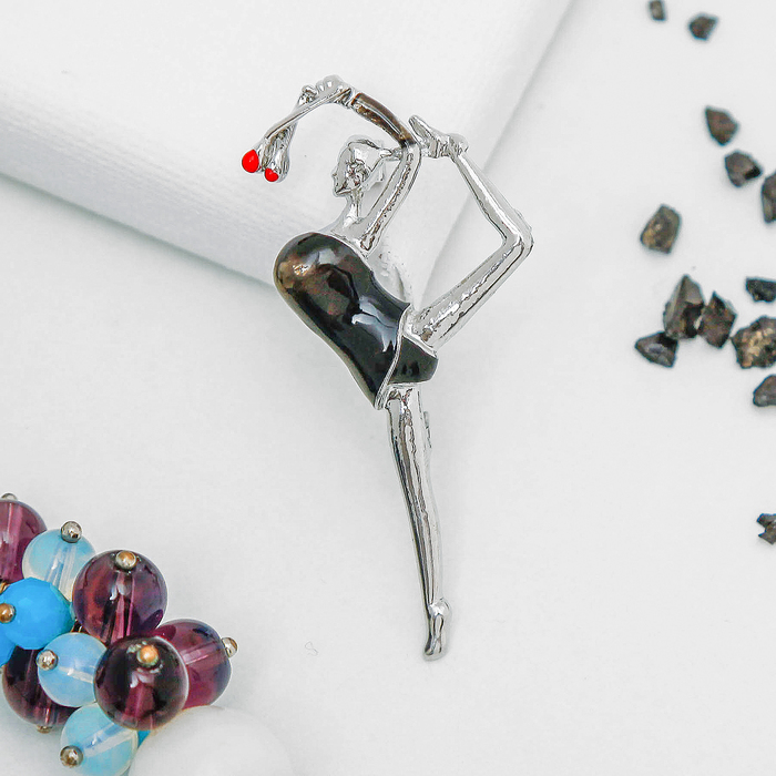 Брошь "Гимнастка" с булавами, цвет черный в серебре