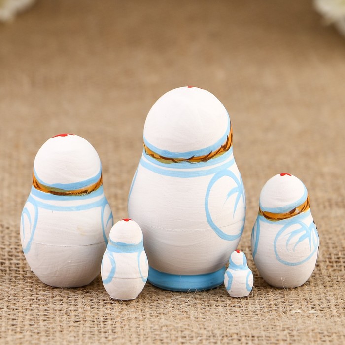 Матрёшка «Доктор», белый платок, 5 кукольная,