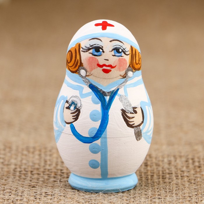 Матрёшка «Доктор», белый платок, 5 кукольная,