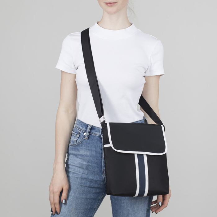 Сумка молод Мегаполис, 24*8*27см, отд на молнии, н/карман, регул ремень, черный