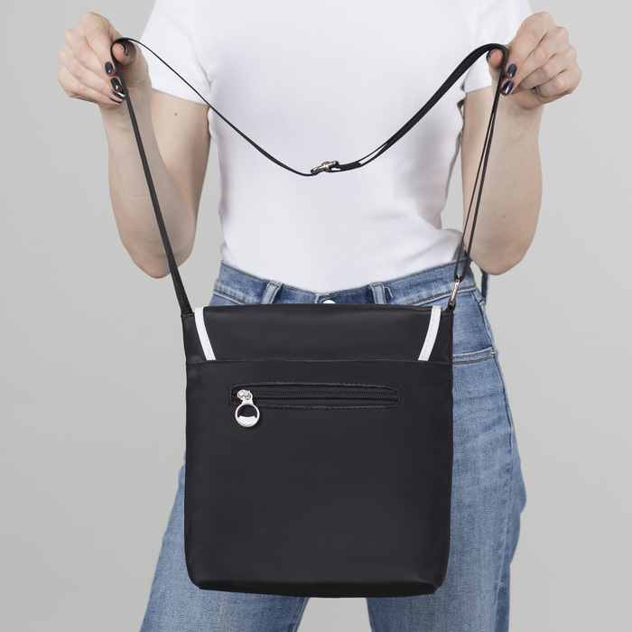 Сумка молод Мегаполис, 24*8*27см, отд на молнии, н/карман, регул ремень, черный