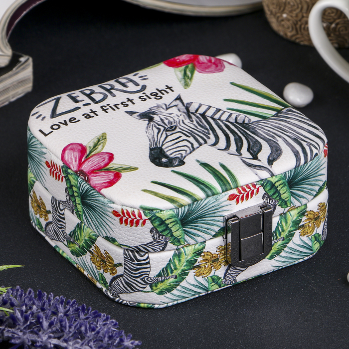Шкатулка кожзам для украшений "Зебра" 10х10х5 см