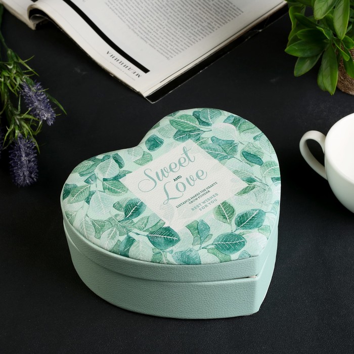 Шкатулка кожзам для украшений сердце "Веточки мяты" 14х10,5х12 см