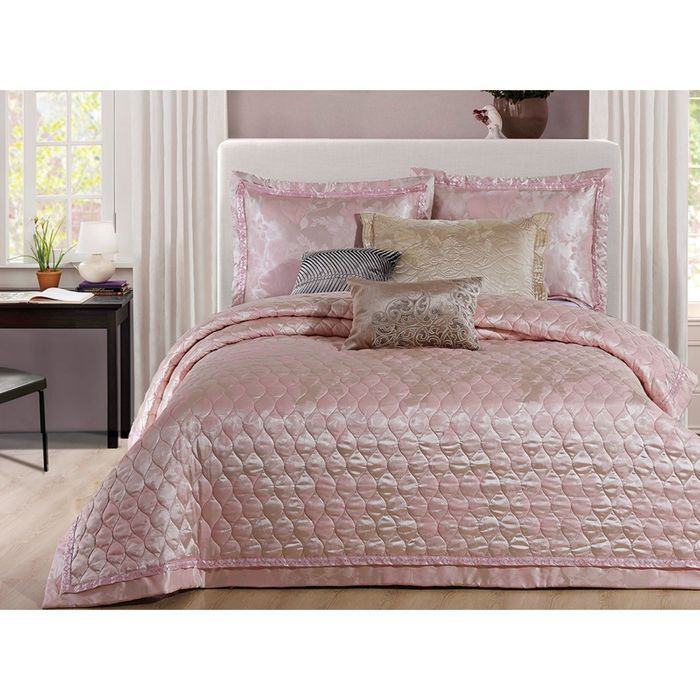 Комплект: покрывало 240 × 260 см, наволочки 50 × 70 см - 2 шт