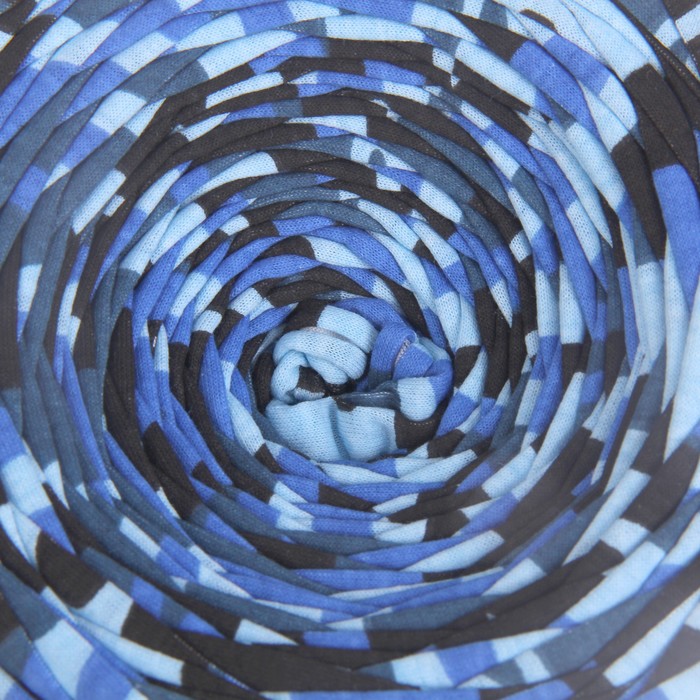 Пряжа трикотажная широкая 85м/350гр, ширина нити 7-9 мм (синий принт-полоска)