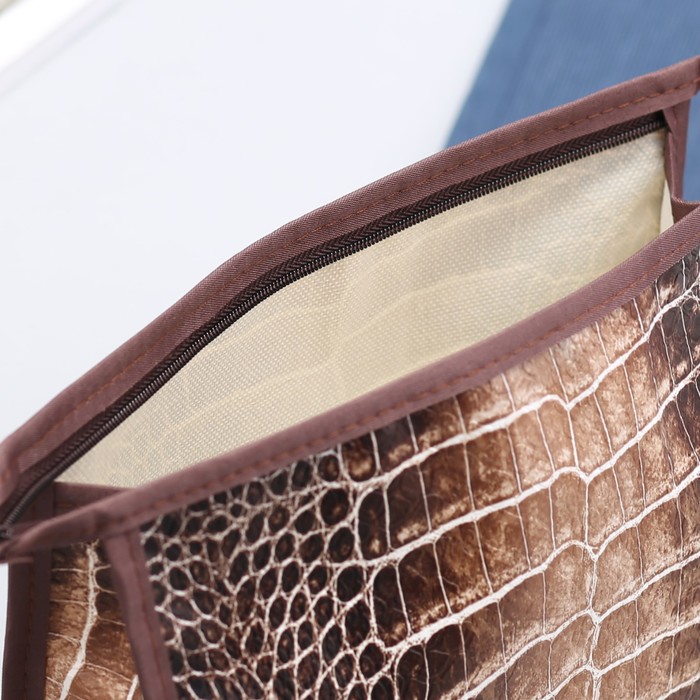 Косметичка, отдел на молнии, цвет коричневый