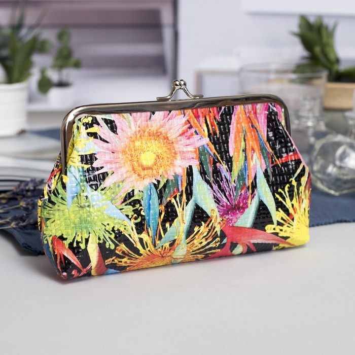 Косметичка-фермуар, отдел на рамке, цвет чёрный