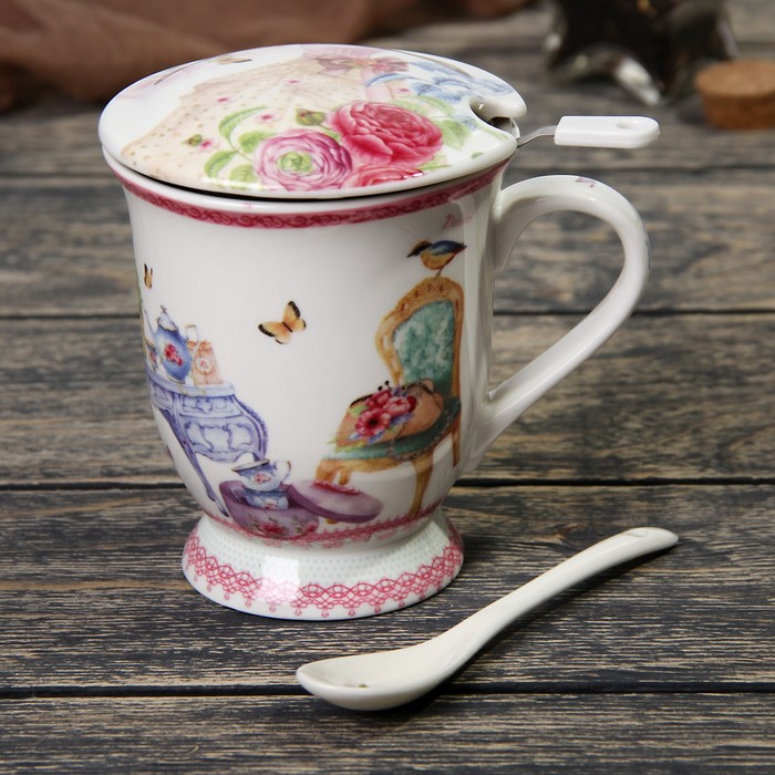 Кружка 350 мл "На бал", с ситом, ложкой и крышкой
