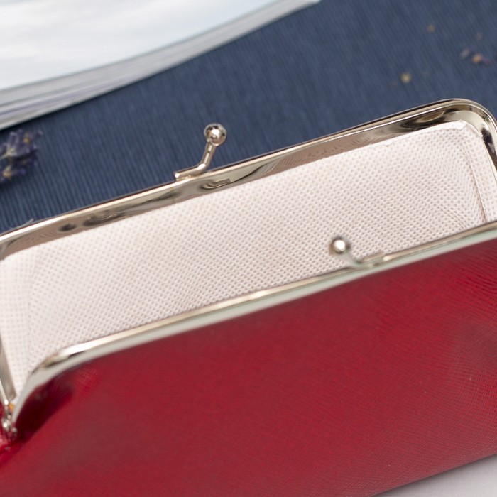 Косметичка-фермуар, отдел на рамке, цвет красный