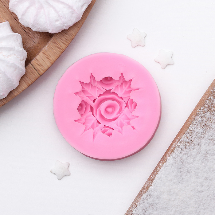 Молд 5х1,5 см "Пять роз", цвет розовый