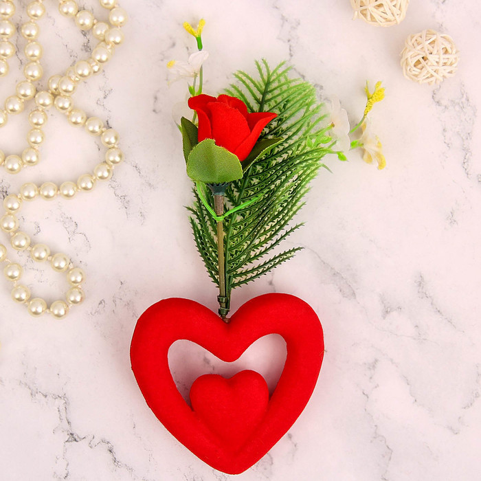 Сувенир "Два сердца и букет"