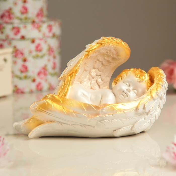 Статуэтка "Ангел в крыле", средняя, позолота