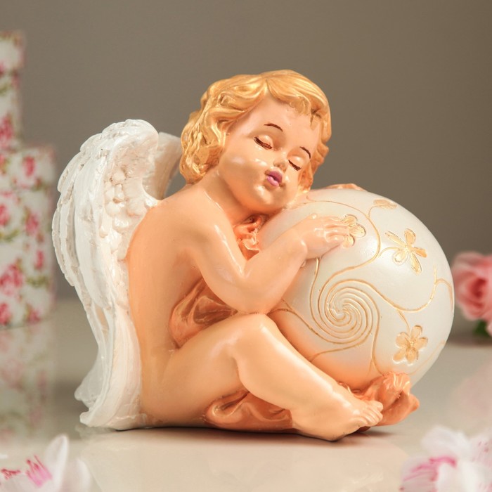 Статуэтка "Ангел с шаром" цветная микс