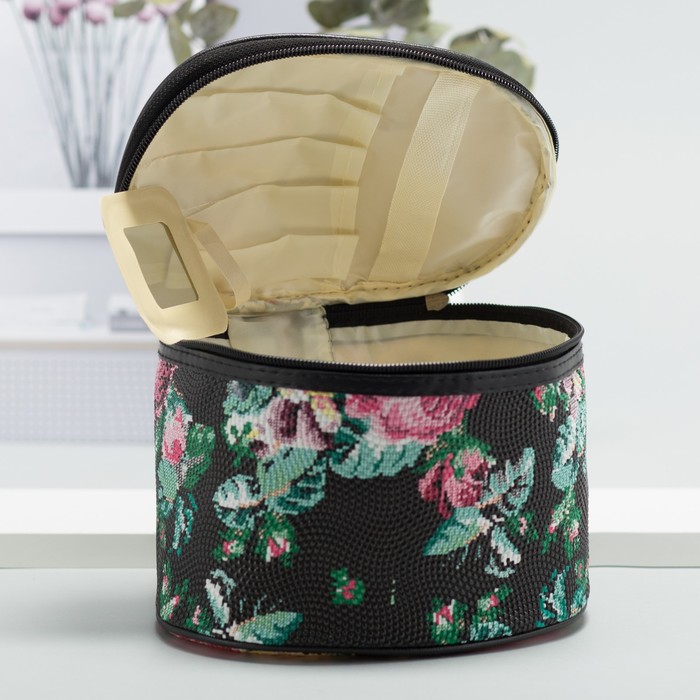 Косметичка-сундучок «Розы», отдел на молнии, зеркало, цвет чёрный