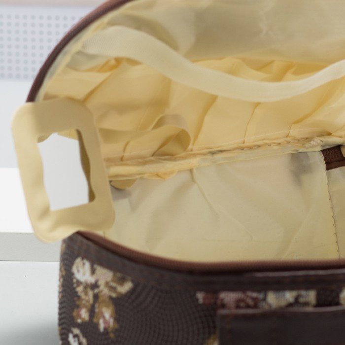 Косметичка-сундучок «Розы», отдел на молнии, зеркало, цвет коричневый