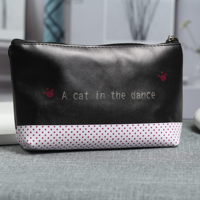 Косметичка простая «Танец», отдел на молнии, цвет чёрный