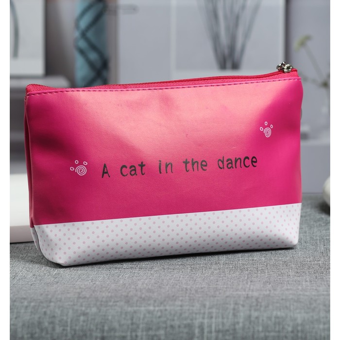 Косметичка простая «Танец», отдел на молнии, цвет малиновый