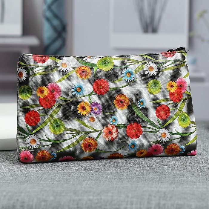 Косметичка простая «Гербера», отдел на молнии, цвет чёрный